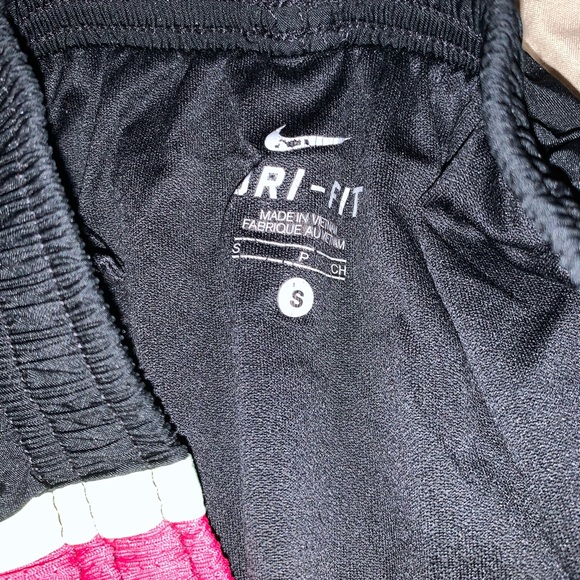 Nike shorts - Picture 3 of 4